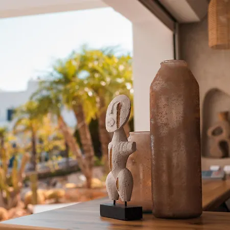 Lambis Studios&apartments