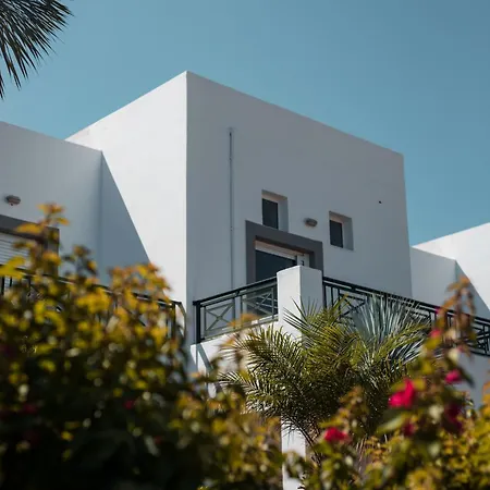 Lambis Studios&apartments 3*