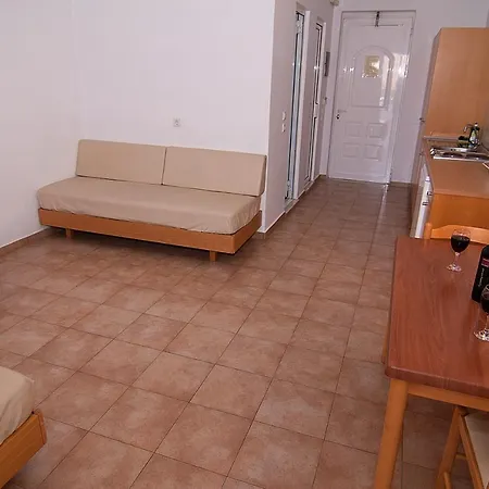 Lambis Studios&apartments Apartahotel 3*