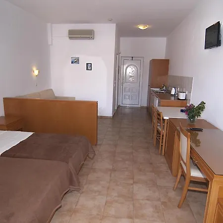 Lambis Studios&apartments
