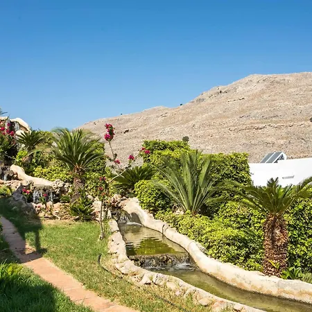 Lambis & Aparthotel 3*