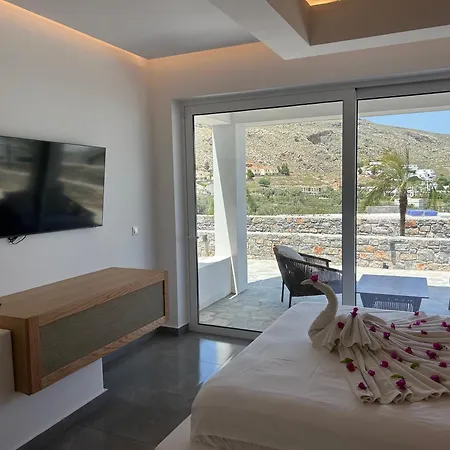 Aparthotel Lambis &