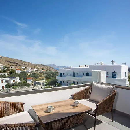 Aparthotel Lambis &
