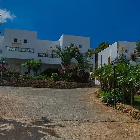 Lambis & Aparthotel Lindos (Rhodes)